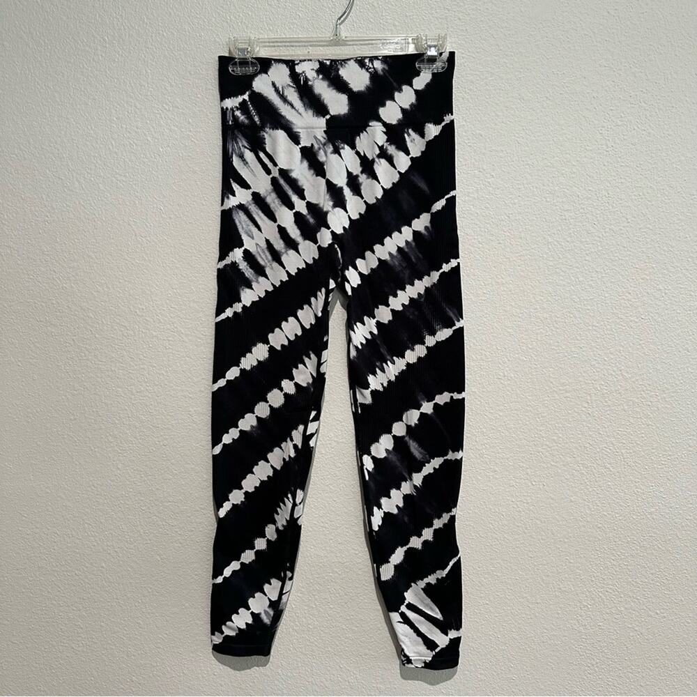 Victoria’s Secret Tye Dye Leggings SZ M